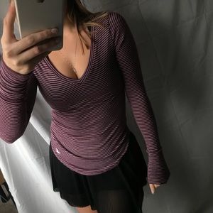 HOLLISTER long sleeve v-neck